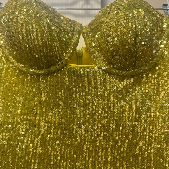 Mackenzie Midi Dress in Limoncello - Picture 7 of 9